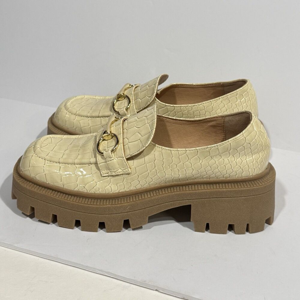 Urban Outfitters Loafers Womens 9 Cream Faux Patent Leather Chunky Platform NEW - Picture 16 of 16